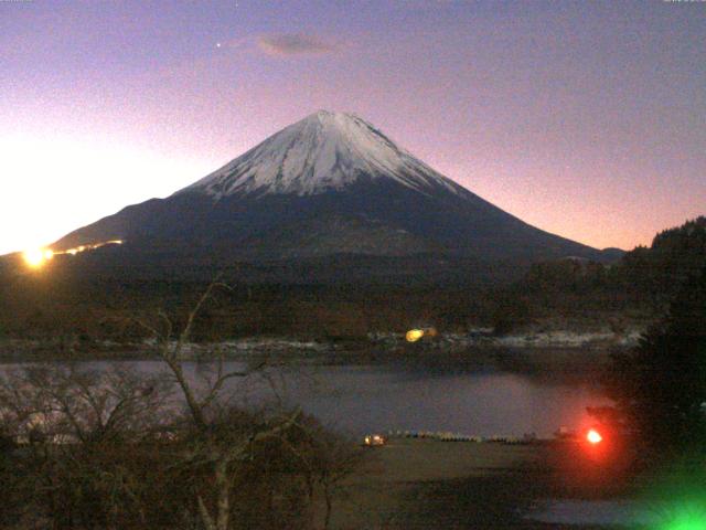 精進湖からの富士山