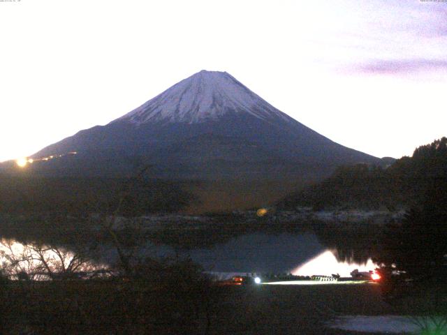 精進湖からの富士山