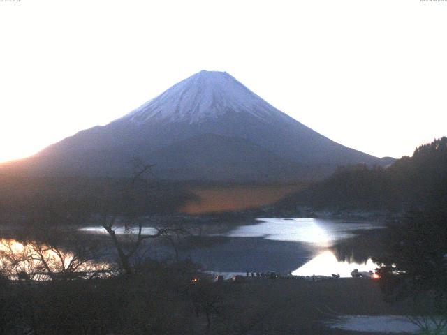 精進湖からの富士山