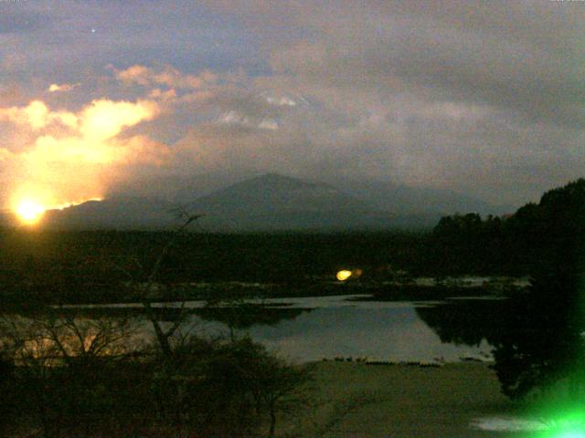 精進湖からの富士山
