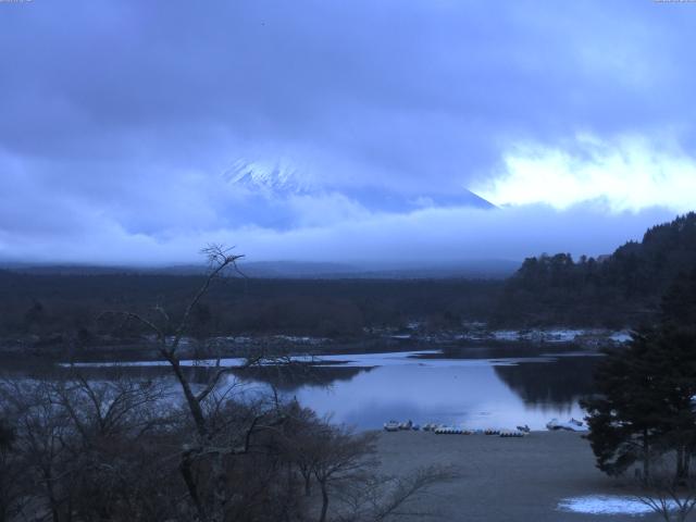 精進湖からの富士山