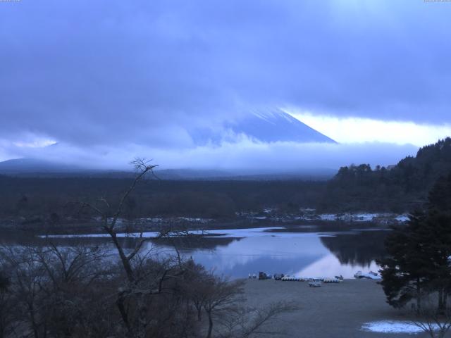 精進湖からの富士山