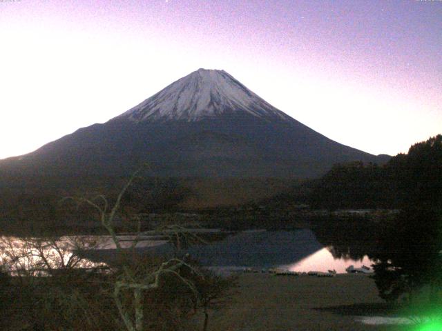 精進湖からの富士山