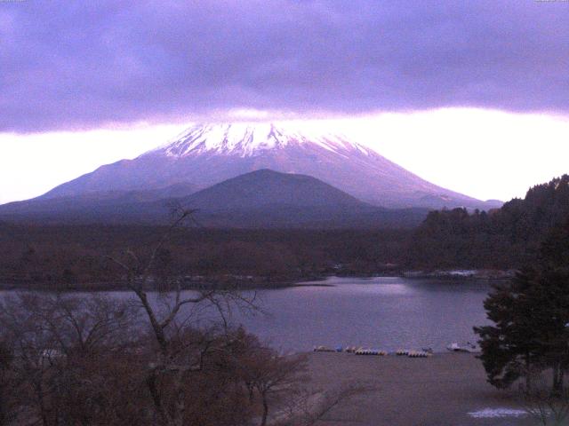 精進湖からの富士山