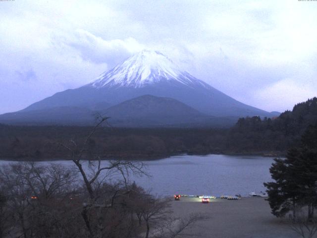 精進湖からの富士山