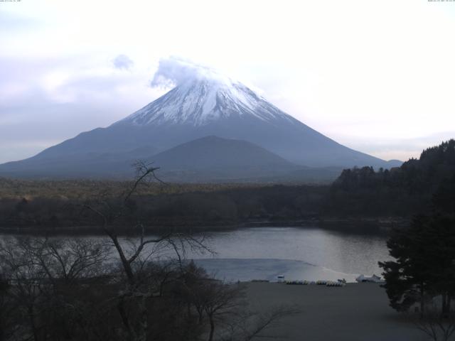 精進湖からの富士山