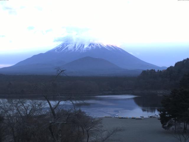 精進湖からの富士山