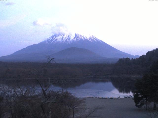 精進湖からの富士山
