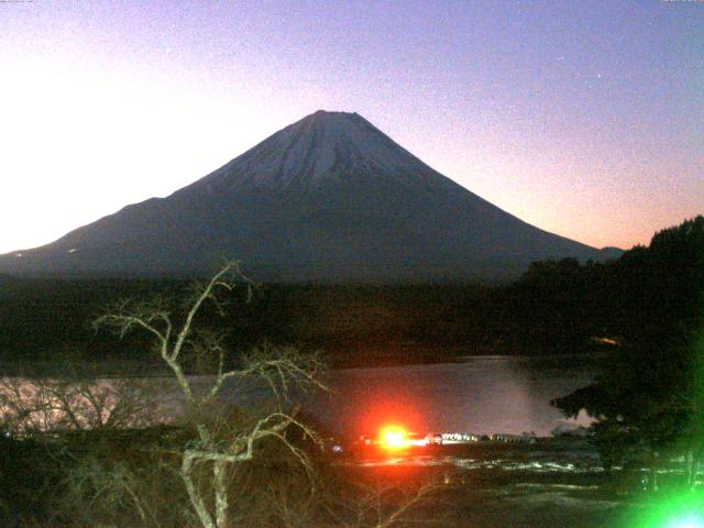精進湖からの富士山