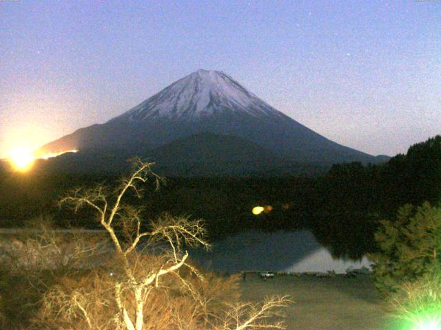 精進湖からの富士山