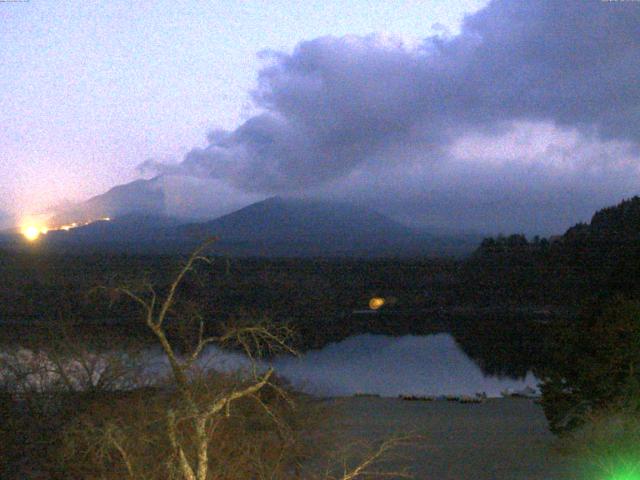 精進湖からの富士山