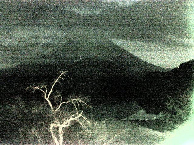 精進湖からの富士山