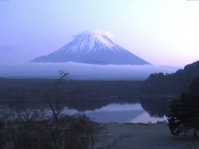 精進湖からの富士山