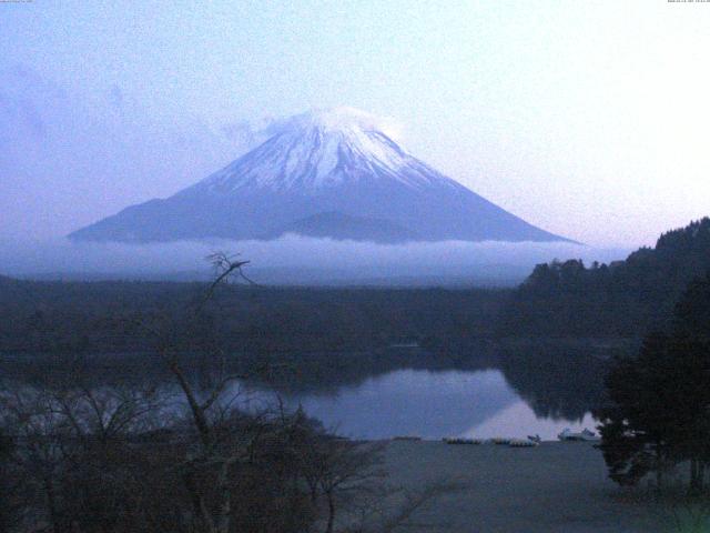 精進湖からの富士山