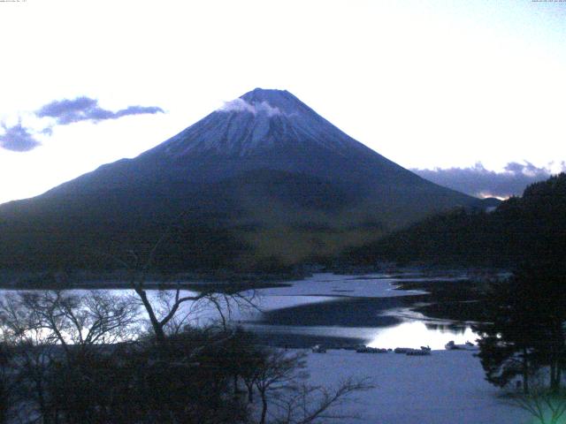 精進湖からの富士山