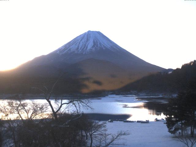 精進湖からの富士山