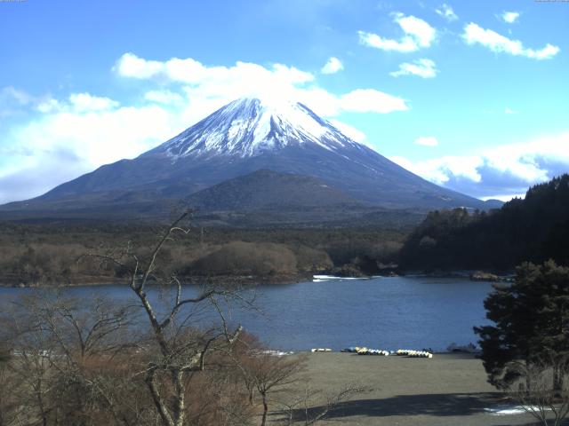 精進湖からの富士山