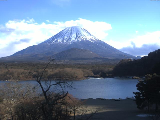 精進湖からの富士山