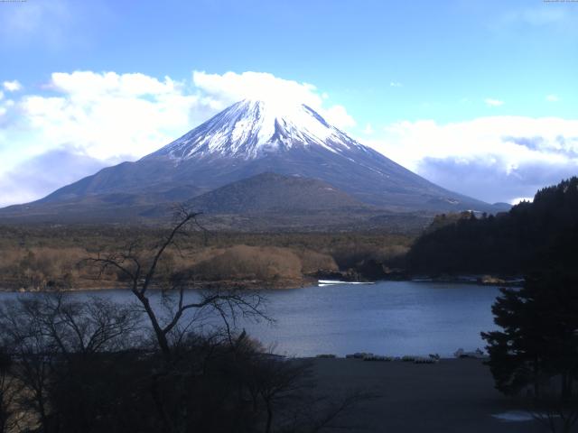 精進湖からの富士山