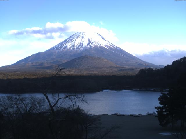 精進湖からの富士山