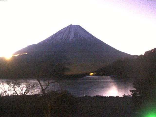 精進湖からの富士山