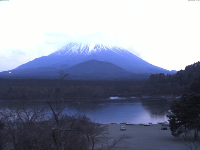 精進湖からの富士山