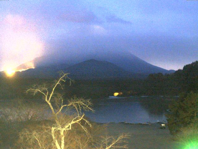 精進湖からの富士山