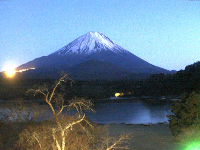 精進湖からの富士山