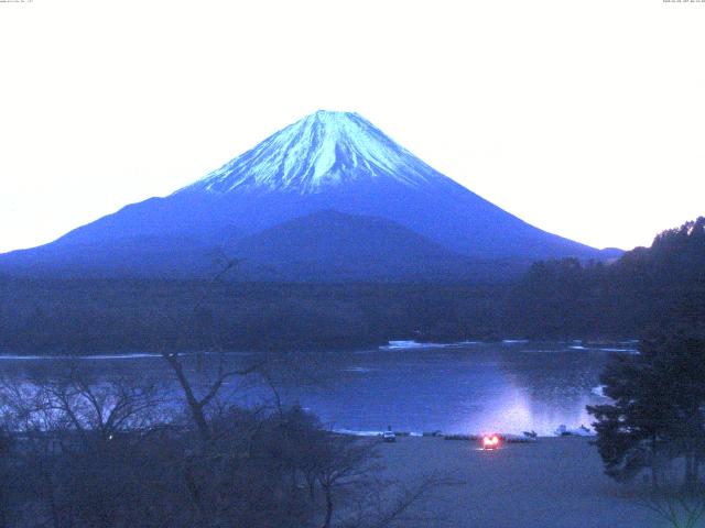 精進湖からの富士山
