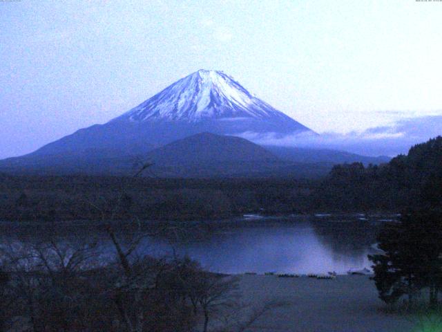精進湖からの富士山