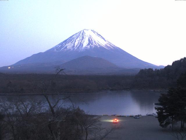 精進湖からの富士山
