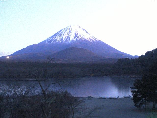 精進湖からの富士山