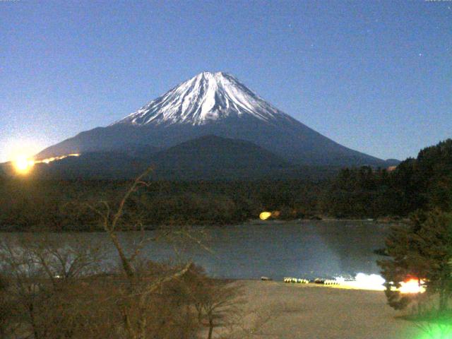 精進湖からの富士山