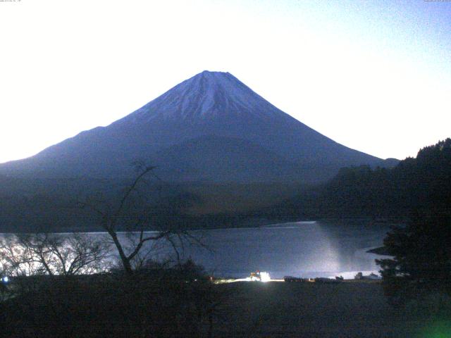 精進湖からの富士山
