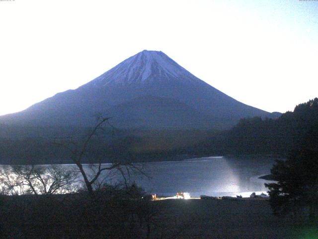 精進湖からの富士山