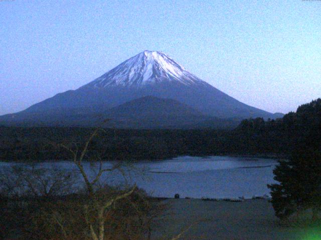 精進湖からの富士山