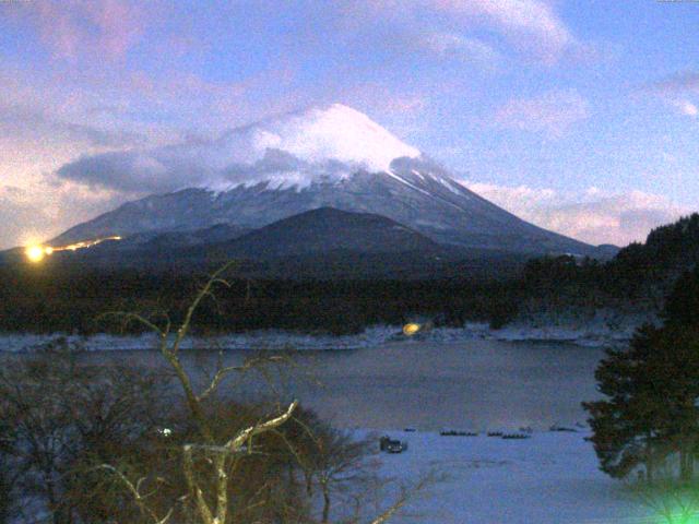 精進湖からの富士山