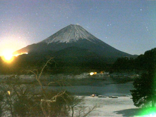 精進湖からの富士山