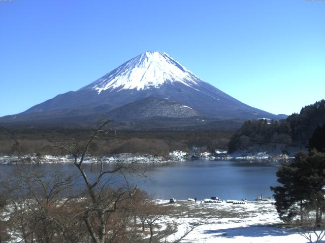 精進湖からの富士山