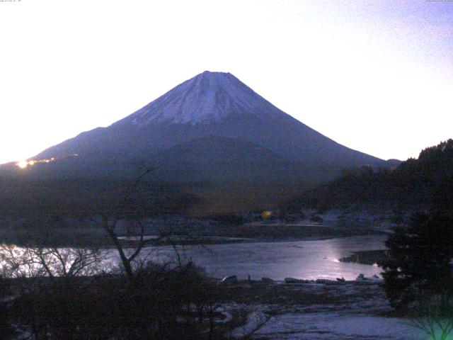 精進湖からの富士山