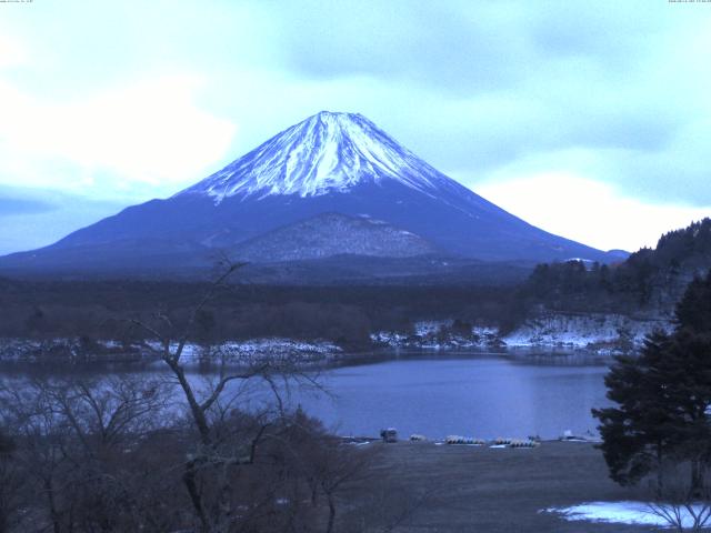 精進湖からの富士山