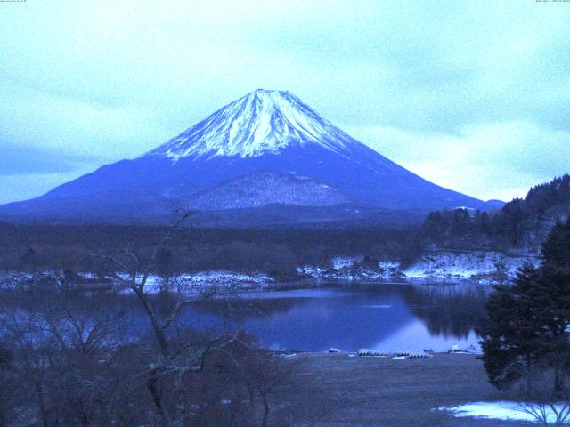 精進湖からの富士山