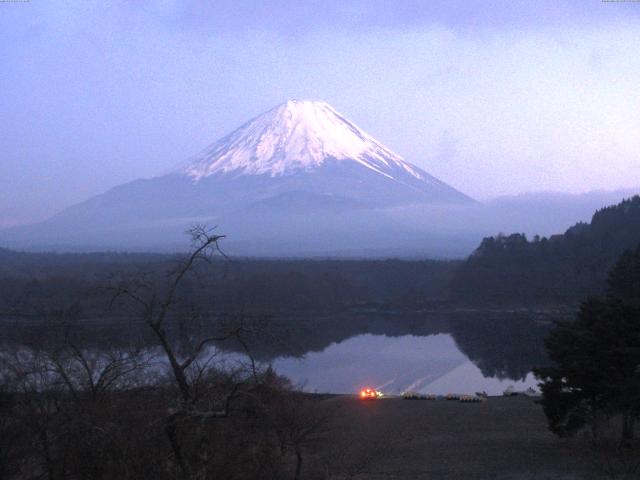 精進湖からの富士山