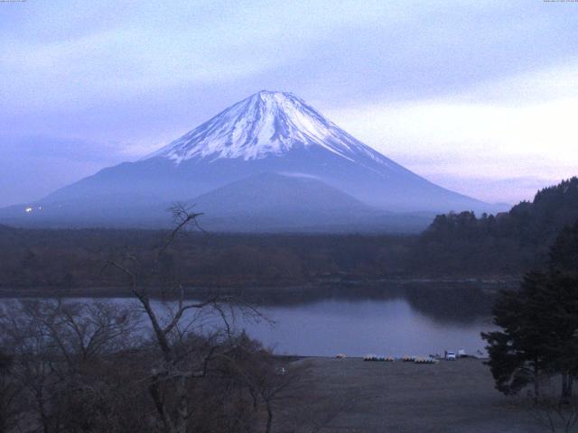 精進湖からの富士山