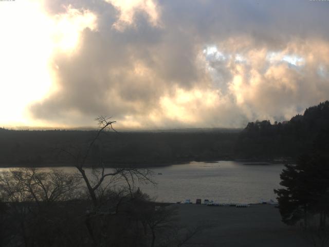 精進湖からの富士山