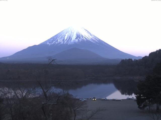 精進湖からの富士山