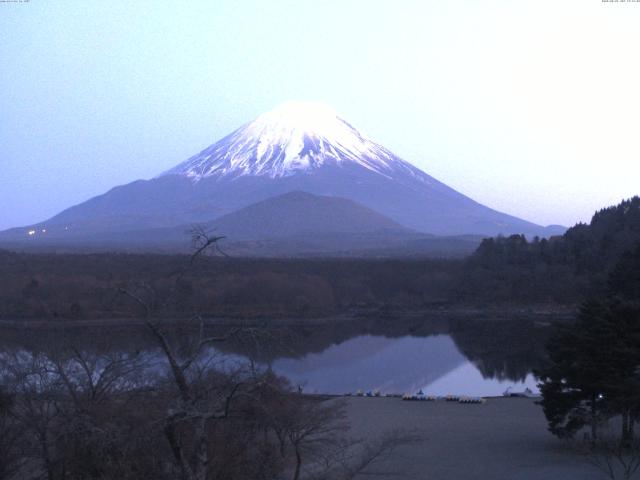 精進湖からの富士山