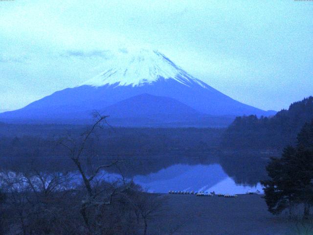 精進湖からの富士山
