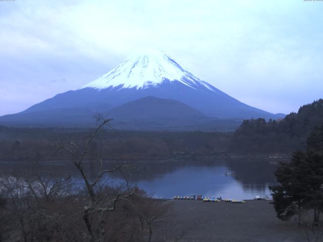 精進湖からの富士山