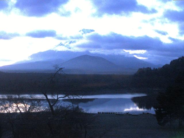 精進湖からの富士山